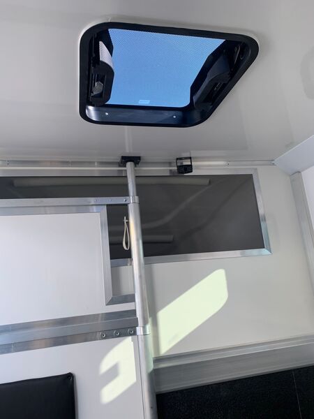 2022 New build stallion box on a 2018 Renault master low mileage